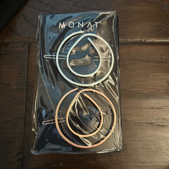 Monat Large Logo hair clips one rose gold and one silver - Picture 1 of 1